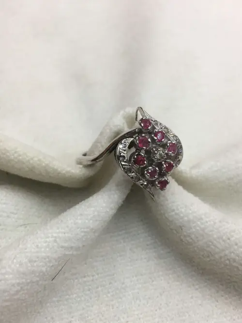 Platin Modeli Yakut ve Pırlanta Taşlı Yüzük