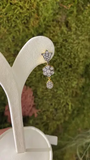 Armanak Usta Yapımı Gül Model Salantılı Pırlanta Küpe