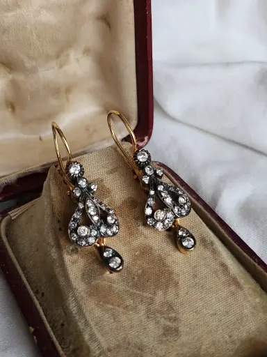 Armanak Usta Yapımı Pırlanta Taşlı Sallantılı Küpe 