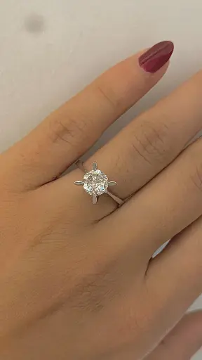 Pırlanta Taşlı Badem Model Tektaş Yüzüğümüz