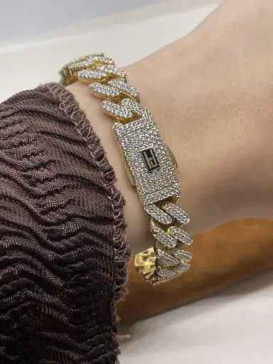 Taşlı Gurmet Kelepçe