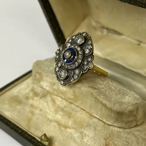 Armanak Usta Yapımı Kalibre Mıhlamalı Safir ve Pırlanta Taşlı Artdeco Yüzük
