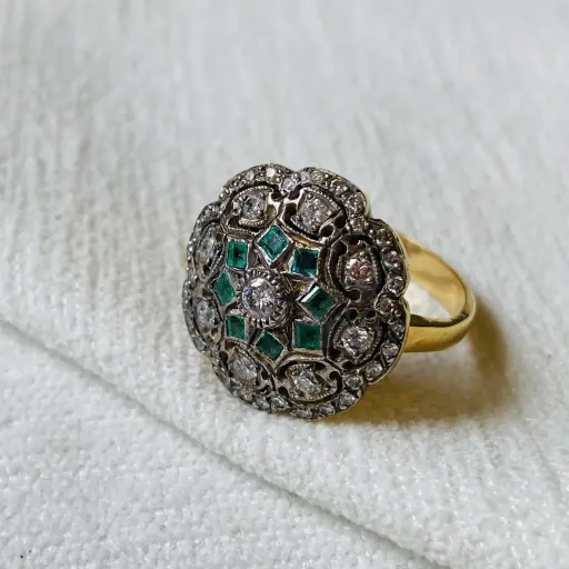 Vintage Tasarım Kalibre Zümrüt ve Pırlanta Taşlı Yüzük 