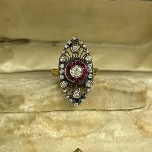 Armanak Usta Yapımı Kalibre Mıhlamalı  Vintage Pırlanta ve Yakut Taşlı Coronet Yüzük
