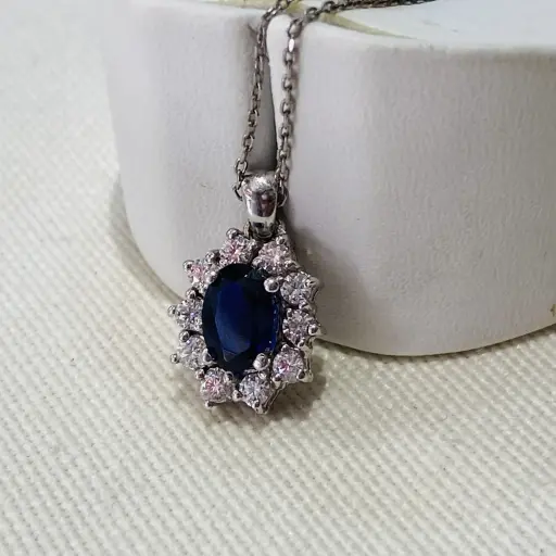 Oval Kesim Safir ve Pırlanta Taşlı Platin Modeli Kolye Ucu