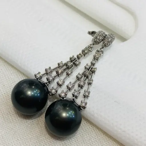 Siyah İncili ve Pırlanta Taşlı Sallantılı Küpe