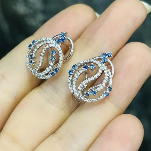 Pırlanta ve Safir Taşlı Oval Küpe