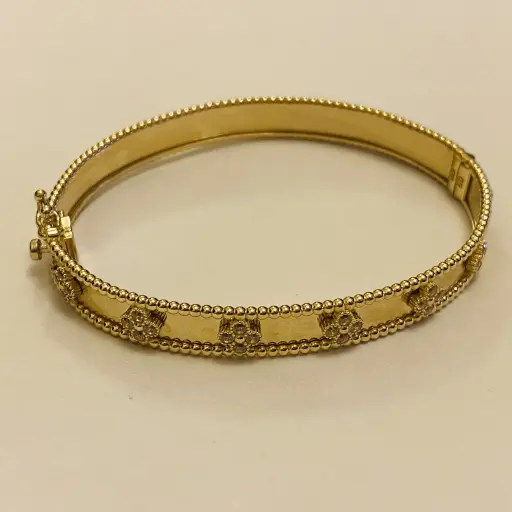 İtalyan Modeli Yoncalı Kelepçe