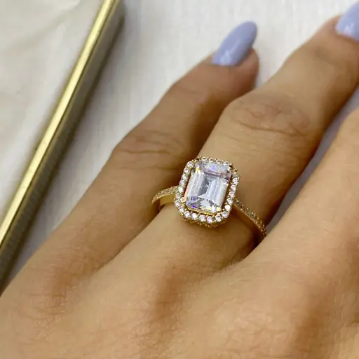 Baget Taşlı Kare Yüzük