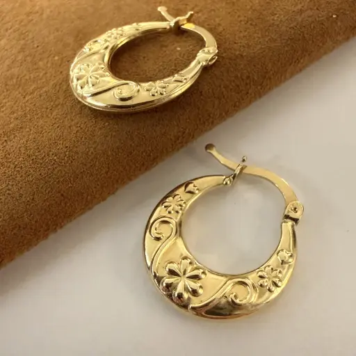 Çiçek Desenli Küpe