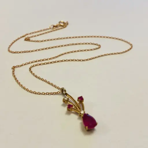 Damla Yakut ve Pırlanta Taşlı Kolye