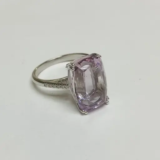 Ametist ve Pırlanta Taşlı Beyaz Yüzük